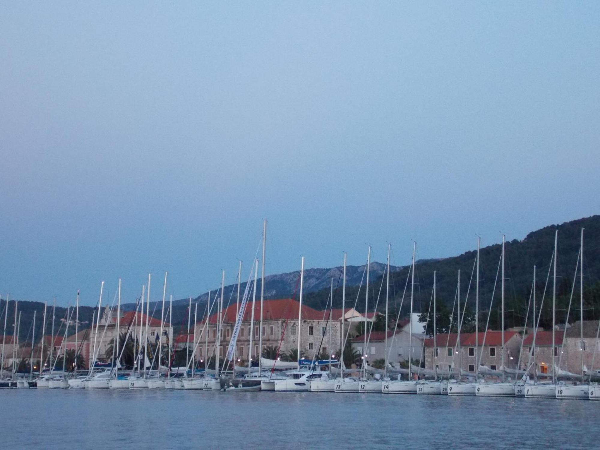 Apartments Ana Stari Grad  Esterno foto